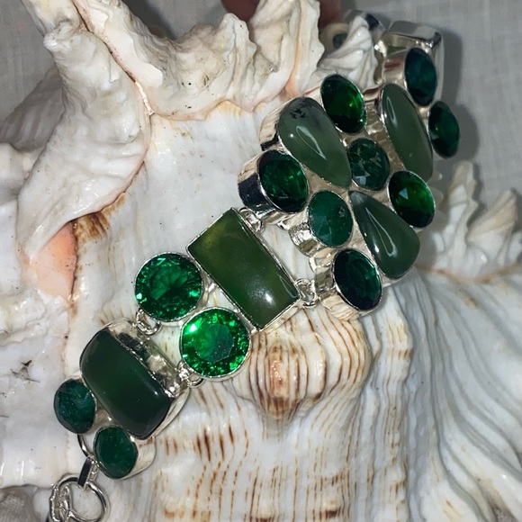 Nephrite Jade + Green Quartz gemstone statement vintage bracelet - Picture 2 of 13